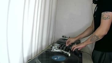 Vinyl Mix by DJ NAID 06 April 2023