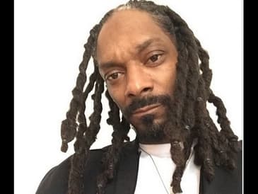 Snoop Dogg Calls Arnold Schwarzenegger A Racist Piece Of Sh*t!