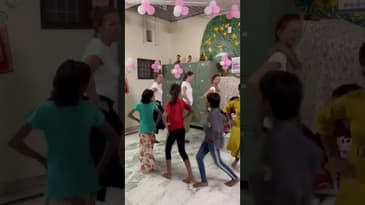 BOLLYWOOD DANCING WITH STUDENTS! VOLUNTEERS IN INDIA!