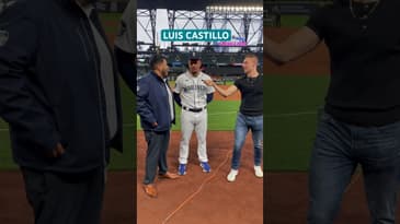 The Mariners show off their DANCE MOVES 👀 #shorts #baseball #mlb #seattle #mariners #interview