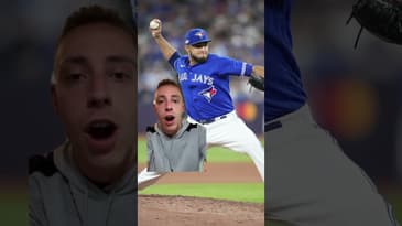 Mariners Trade For The BEST RELIEVER On The Market 🤯 #shorts #baseball #seattle #mariners #bluejays