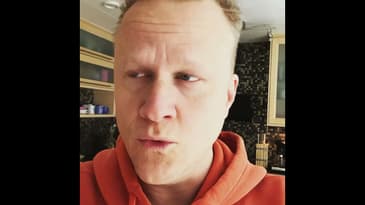 Mörkret i skuggan av dunderhonungen￼