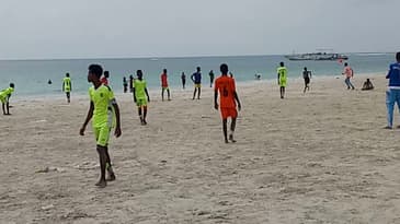 Leaders VS safaana.       Leaders 5 : 4 Safaana