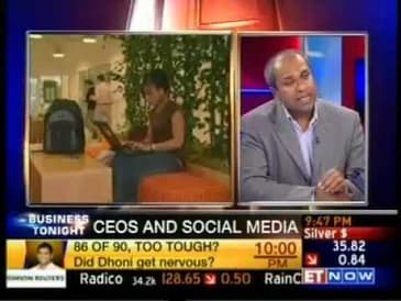 How CEOs Should Use Social Media