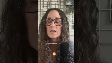 Gratitude & grief can sit at the same table this holiday season #grief #gratitude #holidays #shorts