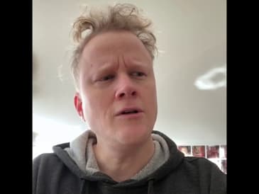 Potentiell världsledare med dåligt uttal håller sitt första och sista tal