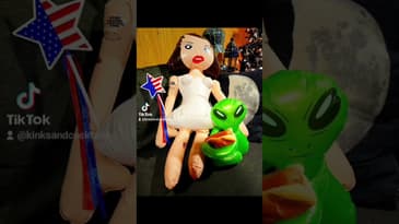 Happy 4th of July everyone! Bianca and her alien friend are celebrating 🍾 #makesmewantahotdogrealbad