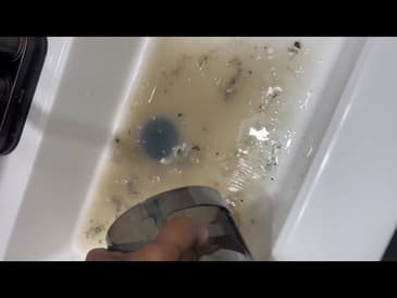 Dreametech H12 PRO Wet Dry Vacuum Cleaner in action