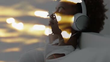 Podcast Promo: Dr. Davina's Dots Radio Show