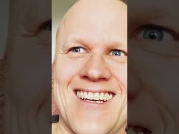 Tittar på riktigt bra standup...