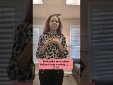 Setting the atmosphere before working 🙏🏽🙌🏽🎶🎵 #worship #atmosphereshift #praybeforeworking