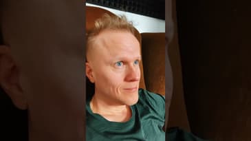 Varje gång man är lite glad så kommer det nån och frågar varför…