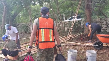 Hard Work On Project Site ( Corporate Group In Mexico with Globe Aware - Nov. 2020 )