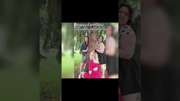 Happy Earth Day!#kinksandcocktails #dendrophilia #ecosexuals #treehuggers #earthday #podcast