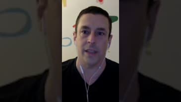 LET'S GIVE ROB HIS FLOWERS #TheTraitors