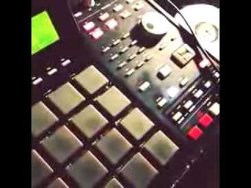 Producer Kev Brown Playing A Beat Off His MPC