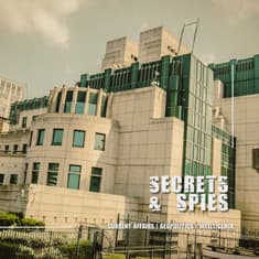 S10 Ep48: Think Like a Spy: What Intelligence Work Really Teaches About People | Julian Fisher