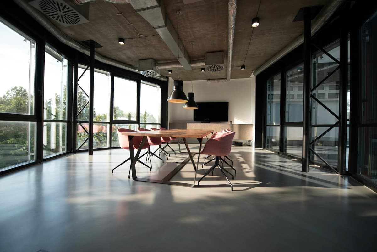 Should you have a virtual office to look good?