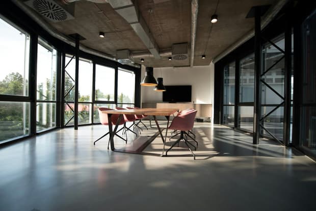 Should you have a virtual office to look good?