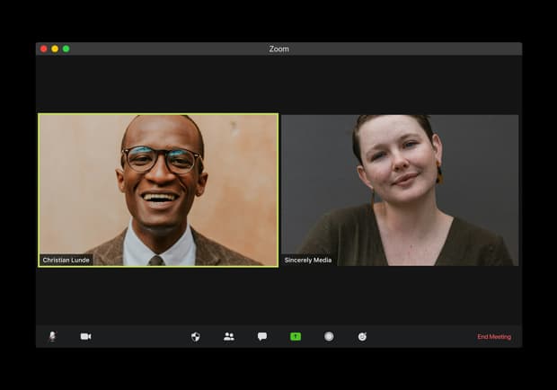 Should you blur your background when recording a podcast interview?
