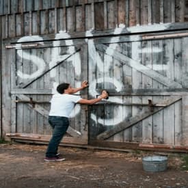 8: "Broken window, Open Doors" (S1 E8)