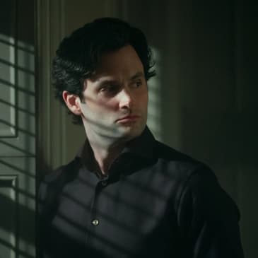 320 "The Luckiest Guy in NY " (YOU S5E1)