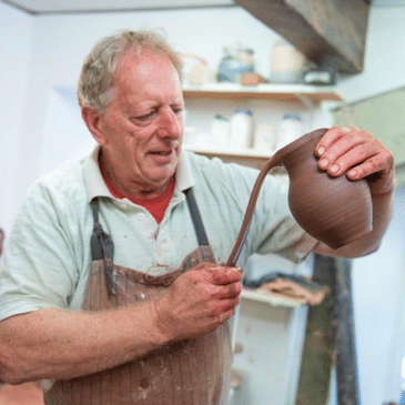 Richard Wilson: A UK potter who uses brilliant colours