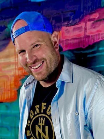 Helping Men Redefine Masculinity in the Pursuit of Happiness with Adam Tomlin