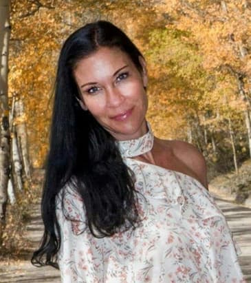 Jewels Arnes Talks Breaking Quantum Physics