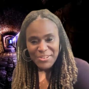 Helping Others Find Mindfulness For One Another with Sparkle Lindsay