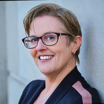 Bernadette Smith Helps Organizations to integrate Equity & inclusion Principles