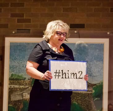 Kimmy Rose with a bLU Talk for the Gentlemen