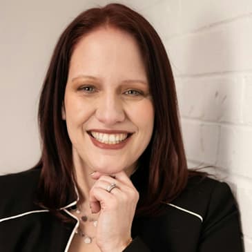 Making Project Management Simpler for Already Overburdened Entrepreneurs with: Laura Bowers
