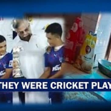 Disgraceful': Sports Fraternity, Fans Slam WB Guv For Pushing Sunil Chhetri to Pose With Trophy| BJP