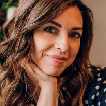 Empowering Women Freelancers to Grow with Ease with: Maura Walters