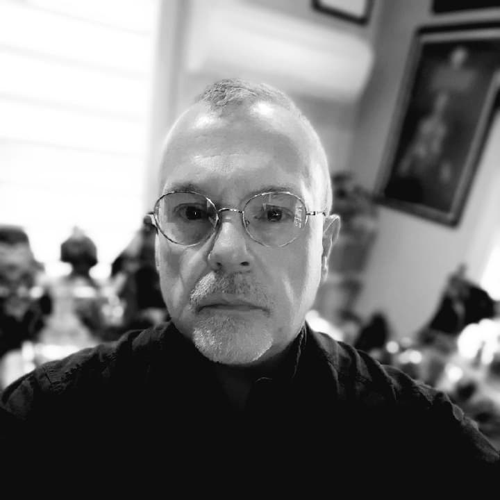 Comics writer Thomas Sniegoski