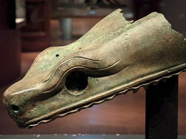 The Serpent Column (in the Heart of the City)