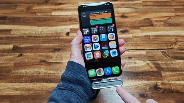 Hohem SSD-01 portable SSD review - a compact storage hub with mic input and 65W charging