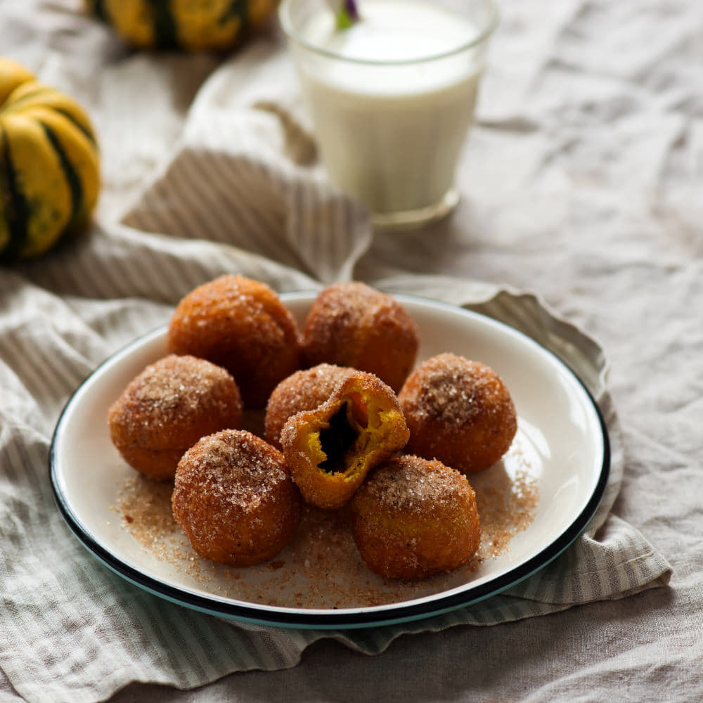Pumpkin spice energy bites for a fall and Halloween snack