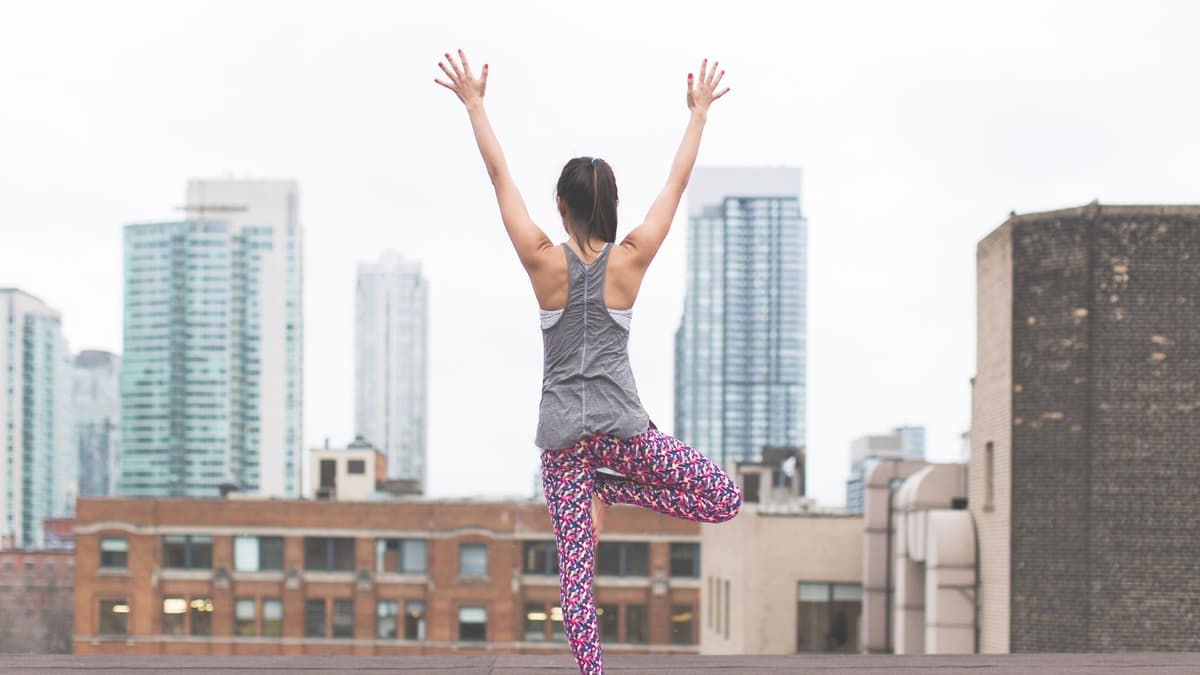 Ep. 41: Tall Girl Reacts To Tall Girl Problems (Part 6) | Being The Odd One Out, Tall Girl Comebacks, and More!