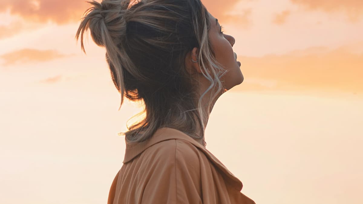 Ep. 127: How Does A Woman's Height Affect How People Perceive Her? 