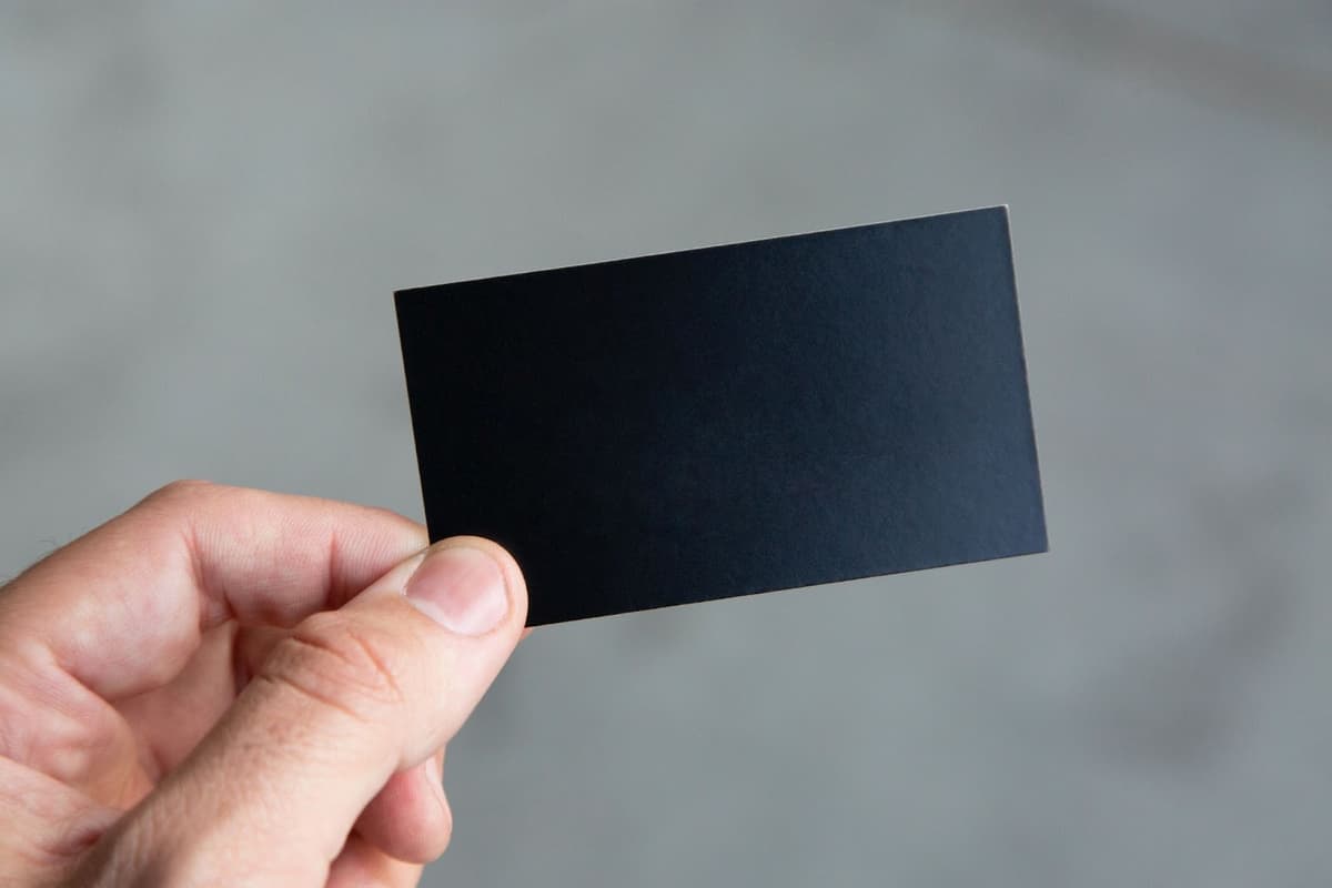 The paper business card alternative you need: Mobilo lets you exchange contact information with a tap of a card