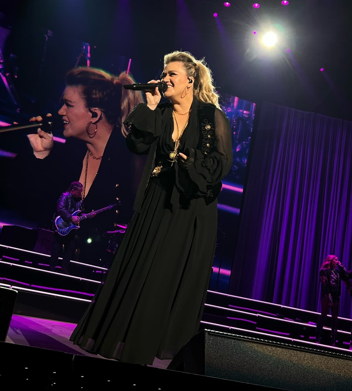 Concert Review: Kelly Clarkson - "chemistry... an intimate night with Kelly Clarkson" in Las Vegas