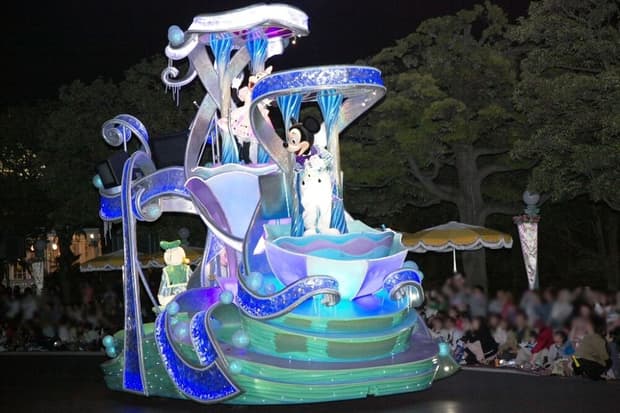 EarzUp! | Tokyo Disney's Nightfall Glow Parade