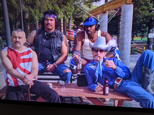 What's Happening At EarzUp!