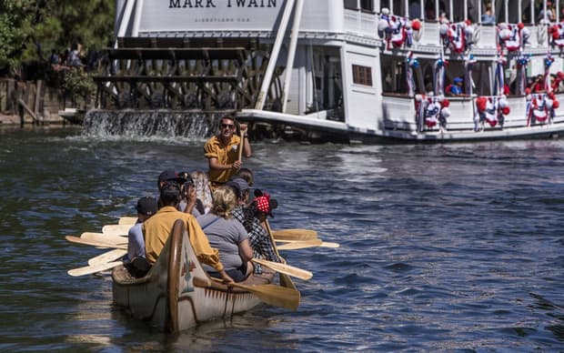 EarzUp! | One Day In Disneyland