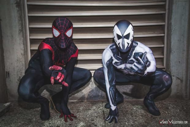 Sabers and Superpowers: Webheads Unite!