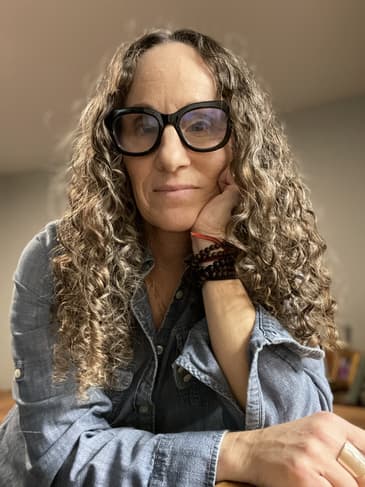 Changing the Narrative on Suicide & Mental Health with Lisa Sugarman