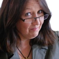 Finding Calm in Chaos: Susan Talks Art Therapy for Anxiety