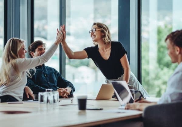 How To Become a Strong Manager in the Workplace